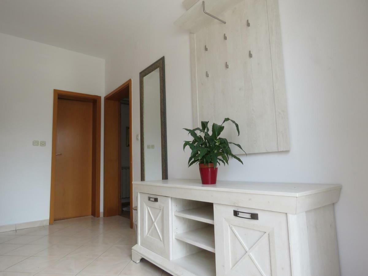 Apartment Smilje Šibenik Екстериор снимка