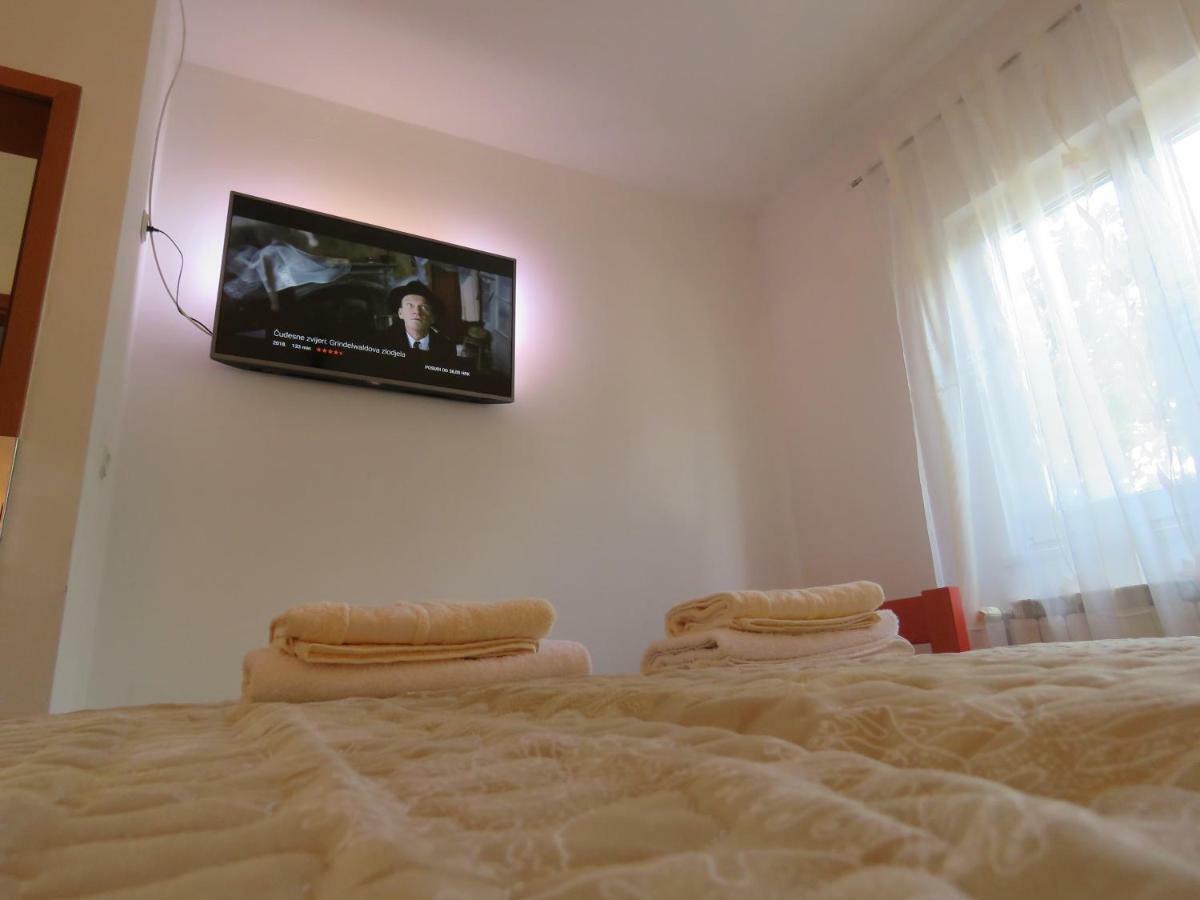 Apartment Smilje Šibenik Екстериор снимка